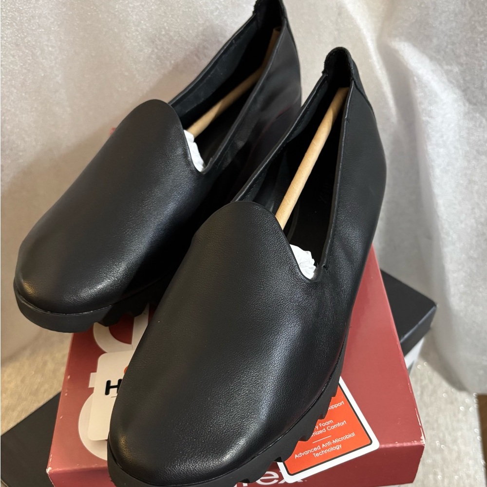 Aetrex Women's Black Leather Loafers